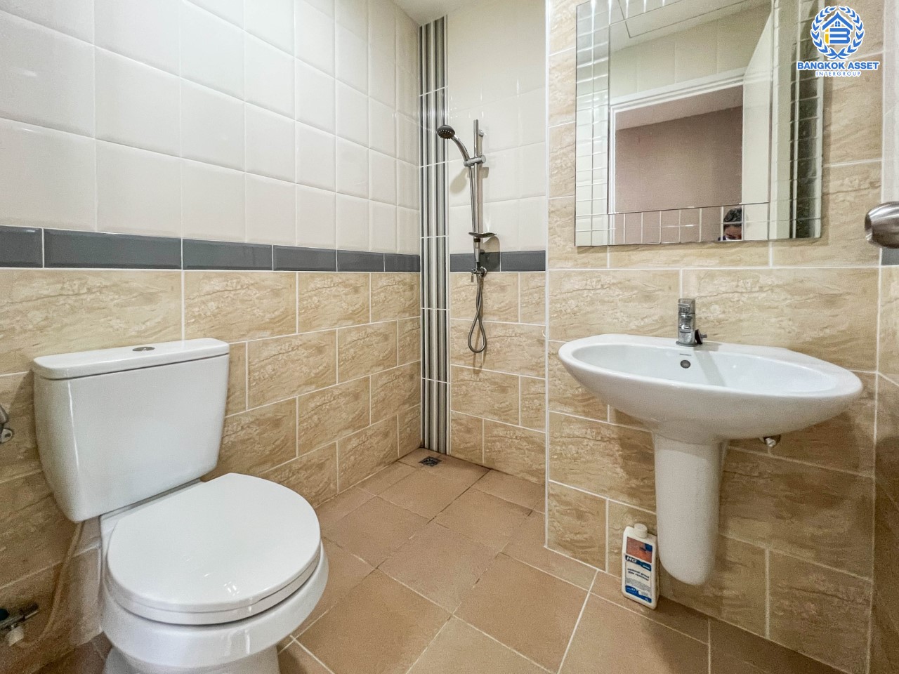 *****ทาวน์โฮมมือสองนนทบุรี ม.โกลเด้นทาวน์ ปิ่นเกล้า-จรัญฯ เนื้อที่ 22.6 ตร.ว. ฟังก์ชัน 5 นอน 4 น้ำ หน้ากว้าง 5 เมตร กว้างขวางอยู่สบาย บนทำเลชื่อมต่อหลายเส้นทาง ใกล้รถไฟฟ้าสายสีแดงอ่อน "สถานีบางบำหรุ" และ รถไฟฟ้าสายสีน้ำเงิน "สถานีบางอ้อ"